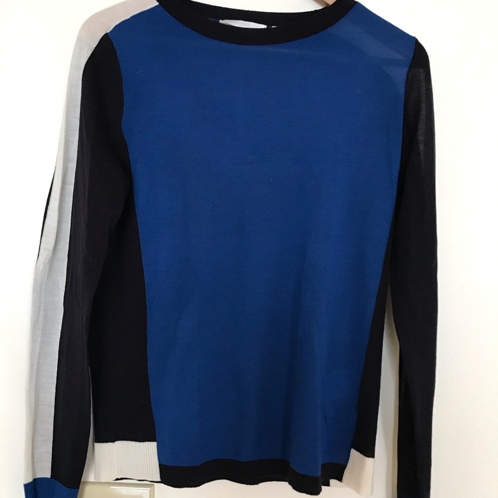Multicolored light sweater